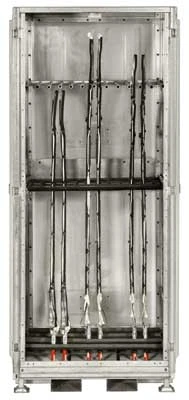 Transportschrank aus Stahl mit Kunststoffverkleidung von vorn